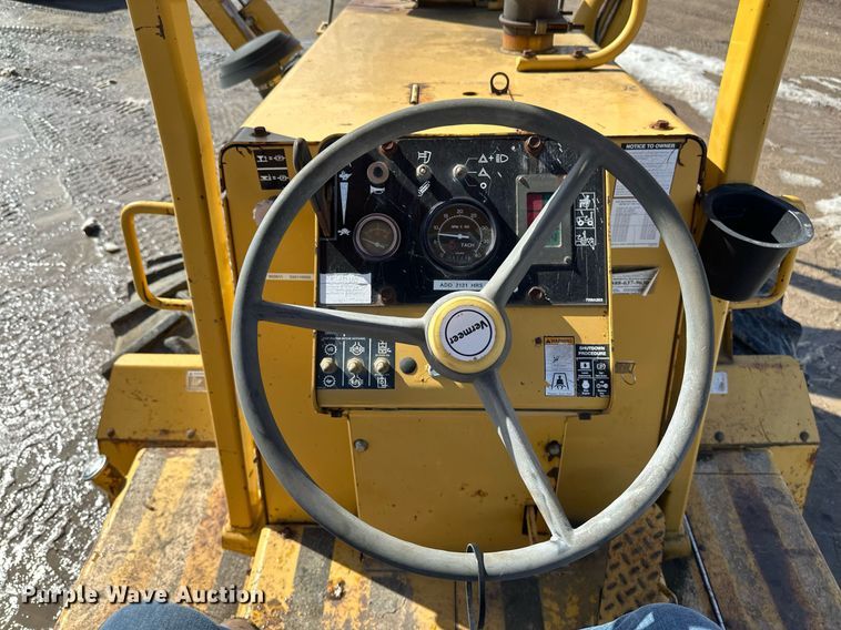 image for item DV0644 2001 Vermeer V8550A trencher