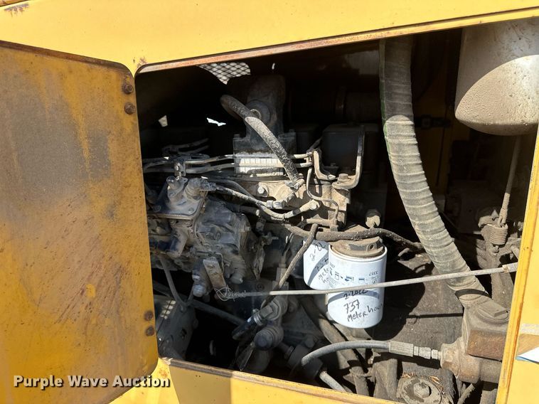 image for item DV0644 2001 Vermeer V8550A trencher