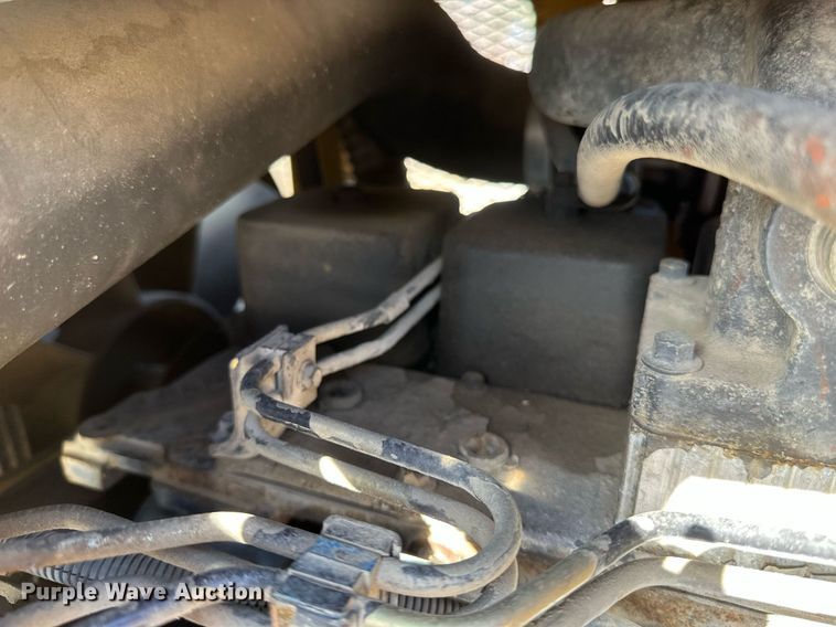 image for item DV0644 2001 Vermeer V8550A trencher