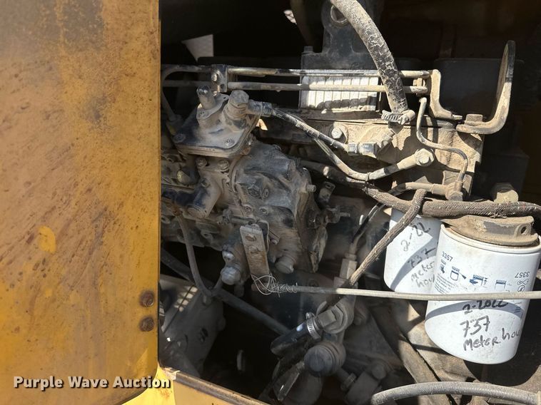 image for item DV0644 2001 Vermeer V8550A trencher