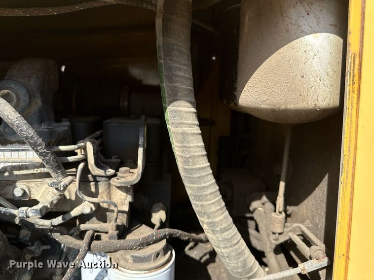 image for item DV0644 2001 Vermeer V8550A trencher