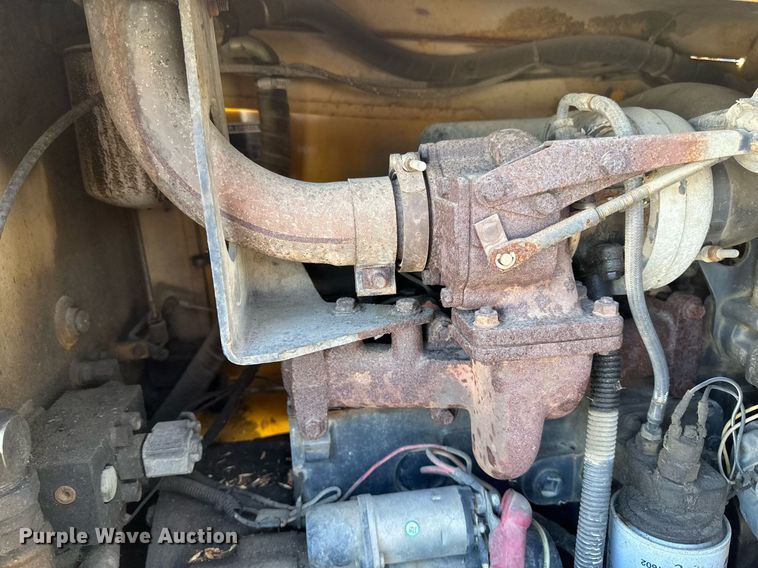 image for item DV0644 2001 Vermeer V8550A trencher