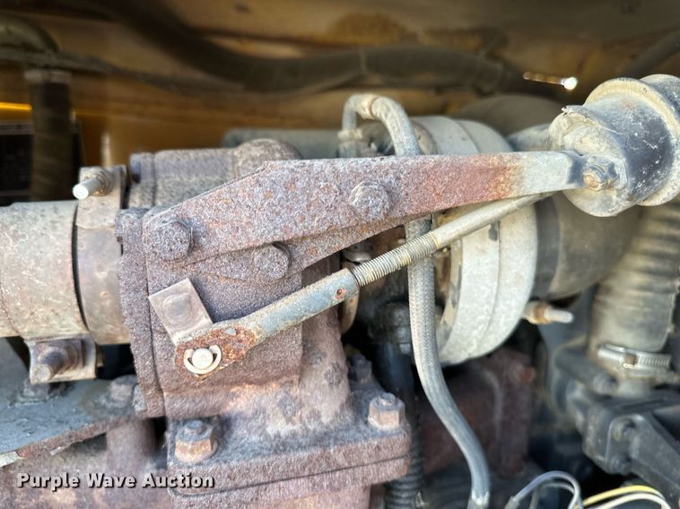 image for item DV0644 2001 Vermeer V8550A trencher