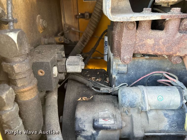 image for item DV0644 2001 Vermeer V8550A trencher