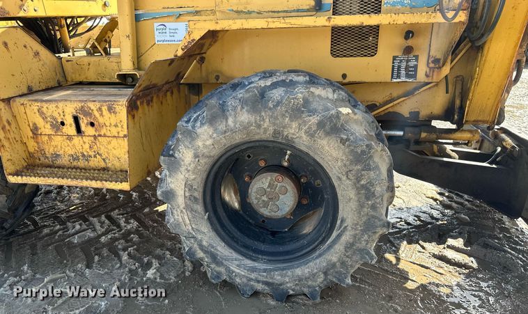 image for item DV0644 2001 Vermeer V8550A trencher