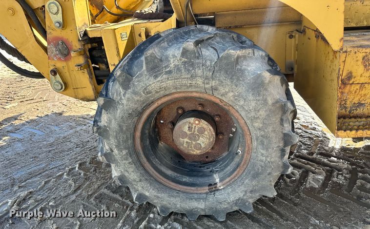 image for item DV0644 2001 Vermeer V8550A trencher