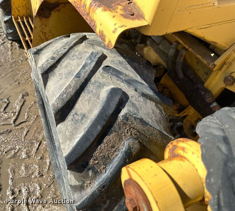 image for item DV0644 2001 Vermeer V8550A trencher