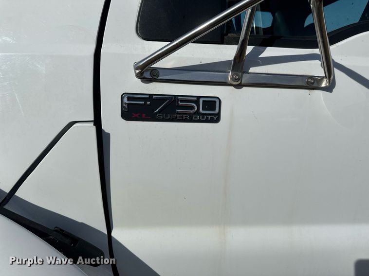 image for item DV0647 2011 Ford F750 Super Duty utility / service truck