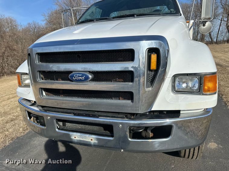 image for item DV0647 2011 Ford F750 Super Duty utility / service truck