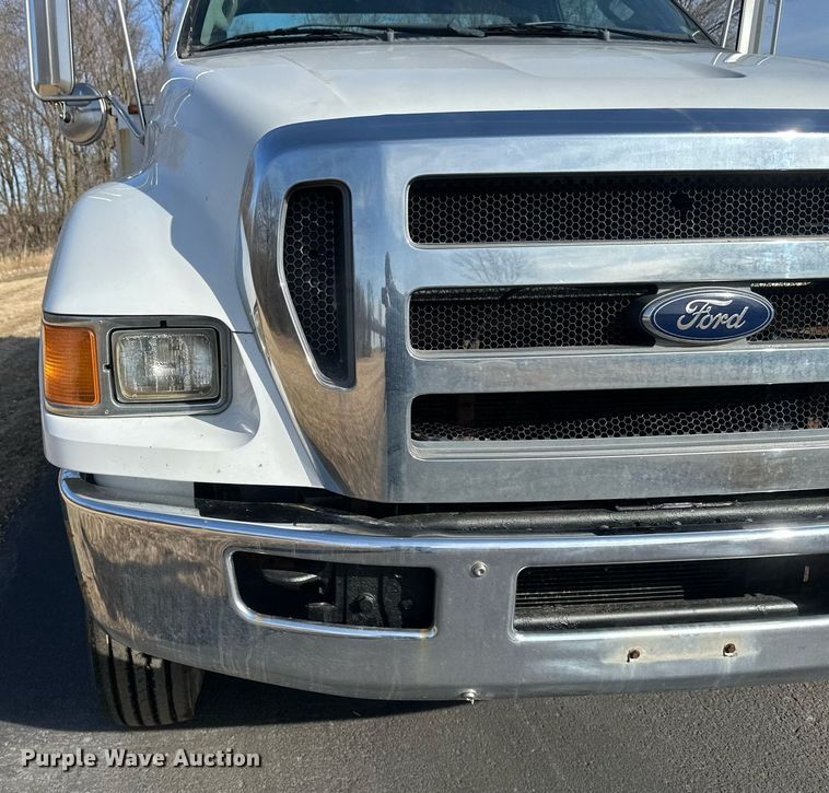 image for item DV0647 2011 Ford F750 Super Duty utility / service truck