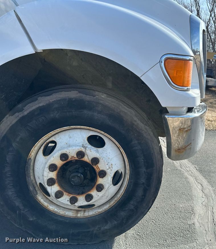 image for item DV0647 2011 Ford F750 Super Duty utility / service truck