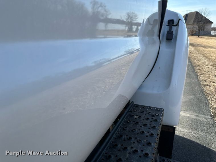 image for item DV0647 2011 Ford F750 Super Duty utility / service truck