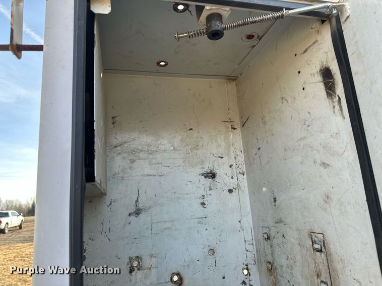 image for item DV0647 2011 Ford F750 Super Duty utility / service truck