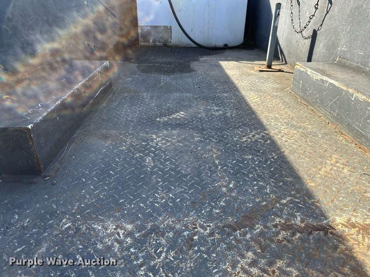 image for item DV0647 2011 Ford F750 Super Duty utility / service truck