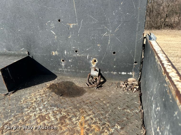 image for item DV0647 2011 Ford F750 Super Duty utility / service truck