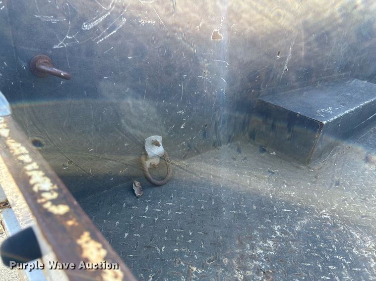 image for item DV0647 2011 Ford F750 Super Duty utility / service truck