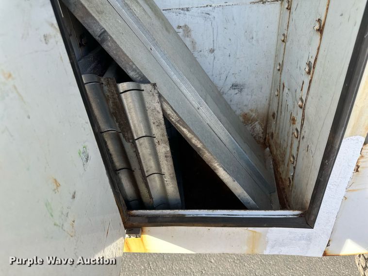 image for item DV0647 2011 Ford F750 Super Duty utility / service truck