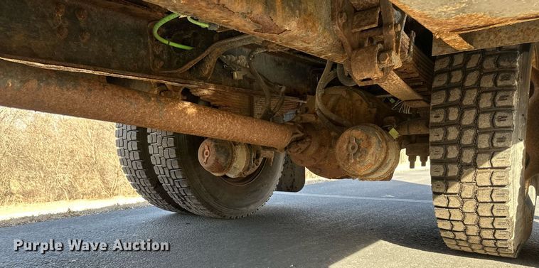 image for item DV0647 2011 Ford F750 Super Duty utility / service truck