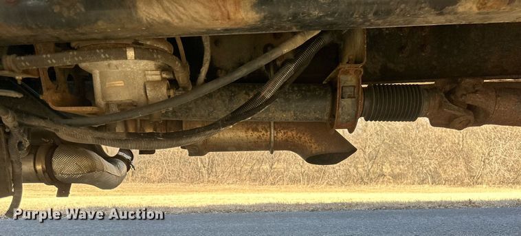 image for item DV0647 2011 Ford F750 Super Duty utility / service truck