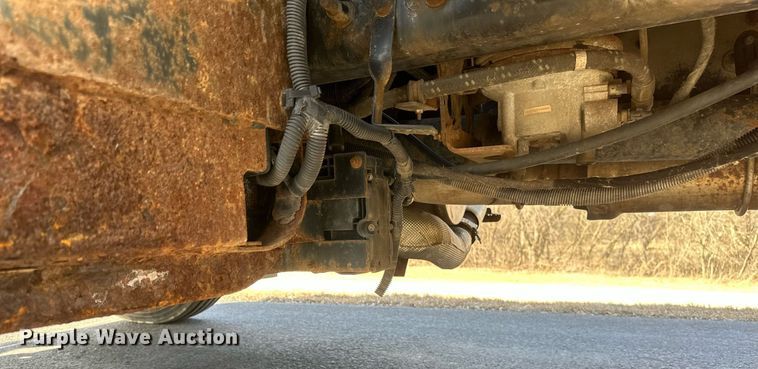 image for item DV0647 2011 Ford F750 Super Duty utility / service truck