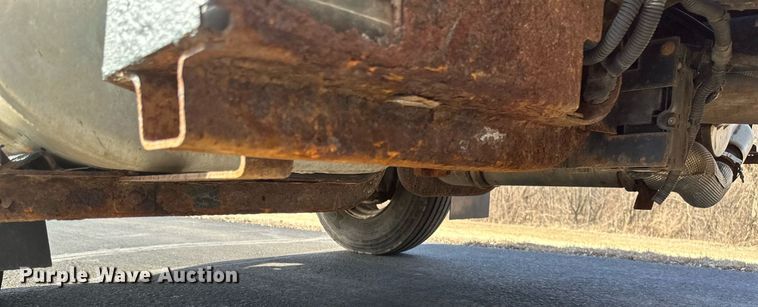 image for item DV0647 2011 Ford F750 Super Duty utility / service truck