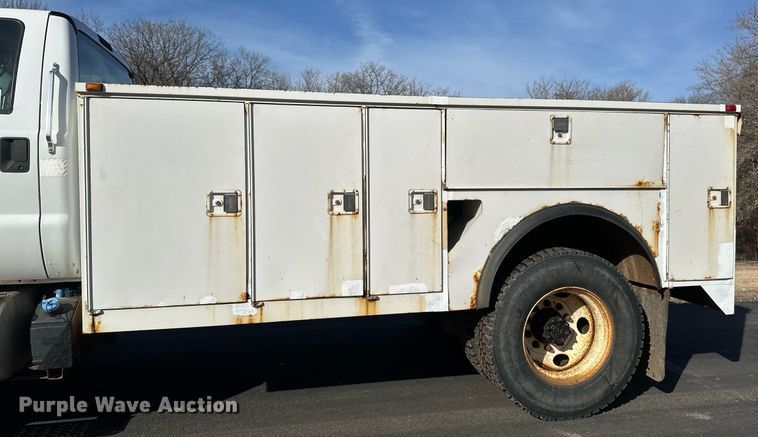 image for item DV0647 2011 Ford F750 Super Duty utility / service truck