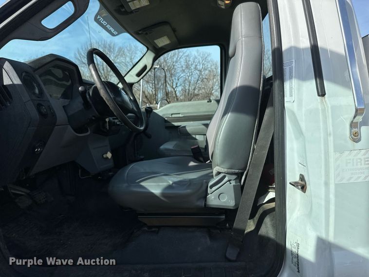 image for item DV0647 2011 Ford F750 Super Duty utility / service truck