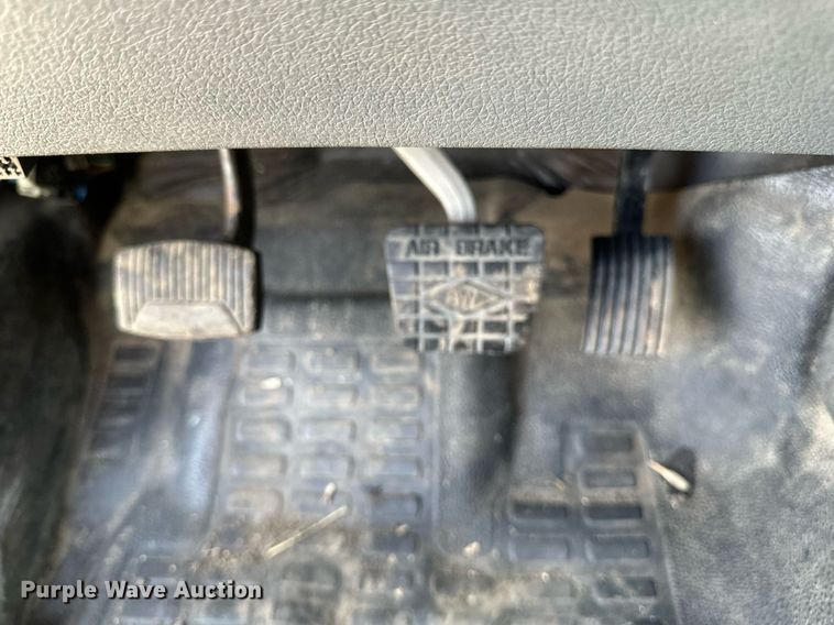 image for item DV0647 2011 Ford F750 Super Duty utility / service truck