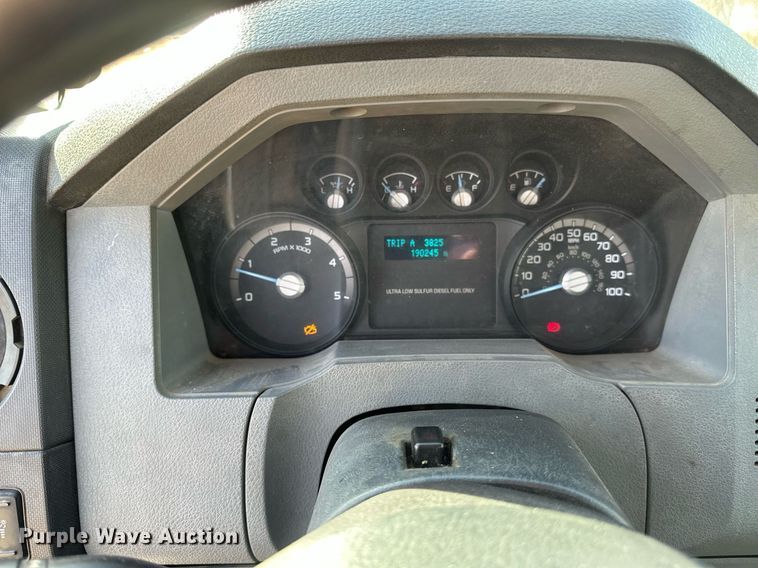 image for item DV0647 2011 Ford F750 Super Duty utility / service truck