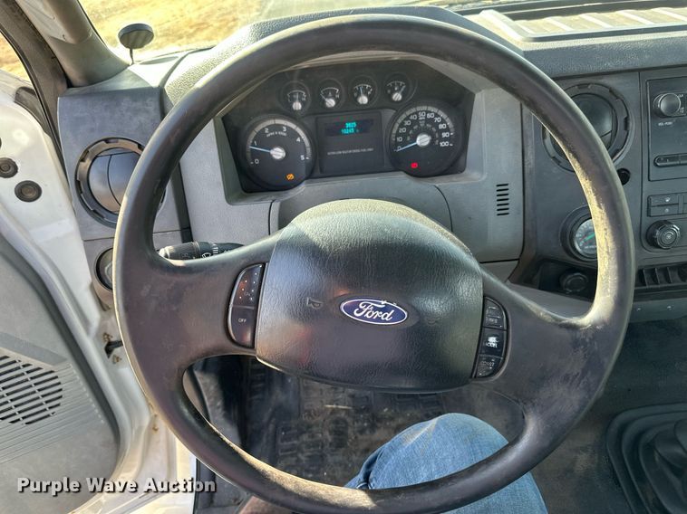 image for item DV0647 2011 Ford F750 Super Duty utility / service truck