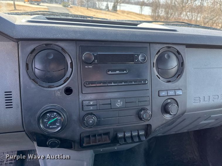 image for item DV0647 2011 Ford F750 Super Duty utility / service truck