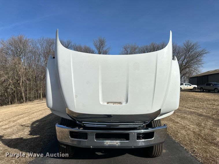 image for item DV0647 2011 Ford F750 Super Duty utility / service truck