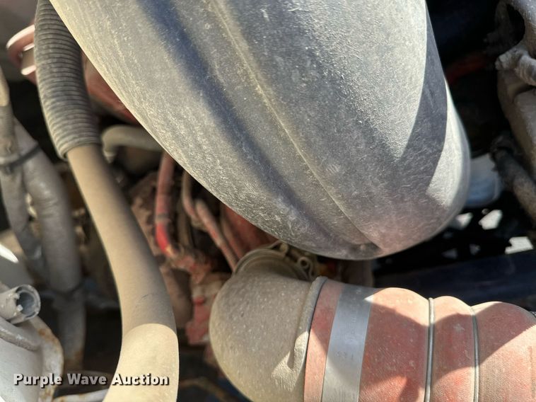 image for item DV0647 2011 Ford F750 Super Duty utility / service truck