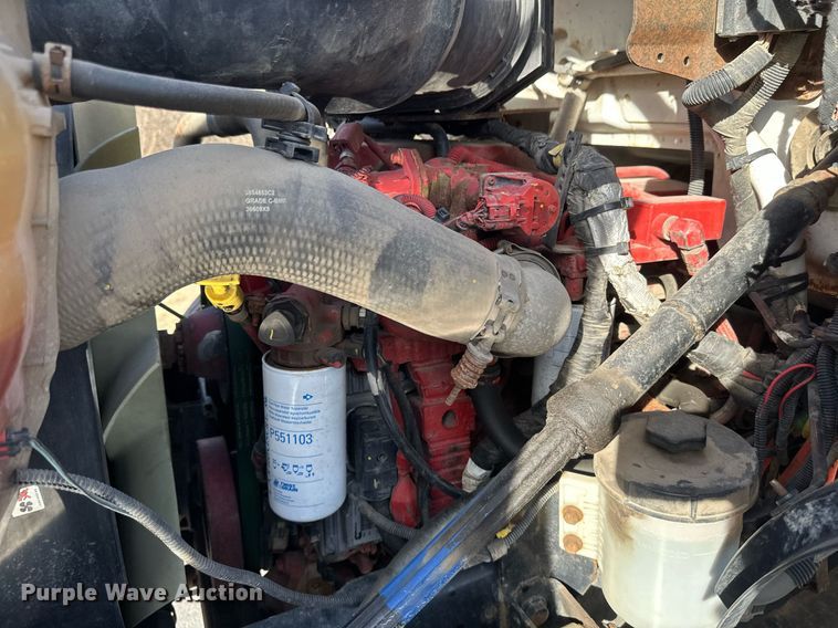 image for item DV0647 2011 Ford F750 Super Duty utility / service truck