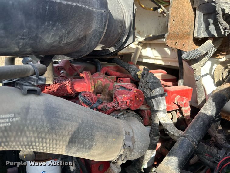 image for item DV0647 2011 Ford F750 Super Duty utility / service truck