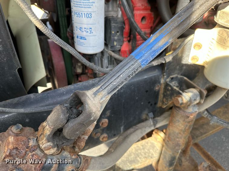 image for item DV0647 2011 Ford F750 Super Duty utility / service truck