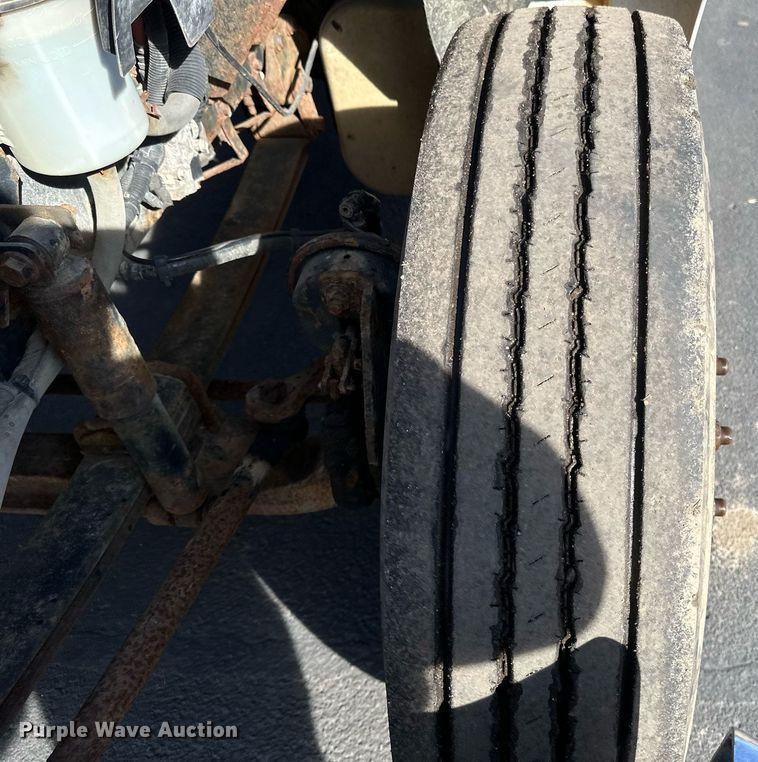 image for item DV0647 2011 Ford F750 Super Duty utility / service truck