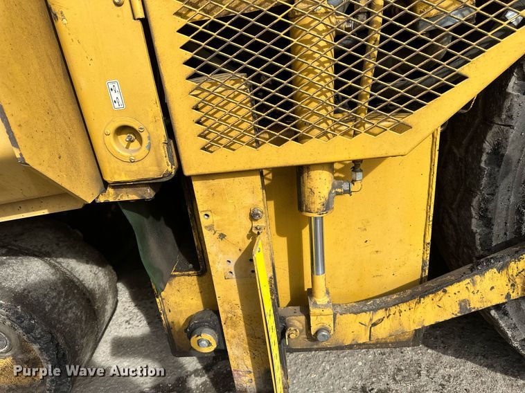image for item DV0649 2010 Caterpillar AP1000D paver