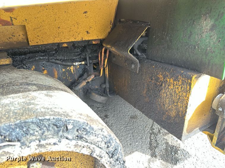 image for item DV0649 2010 Caterpillar AP1000D paver