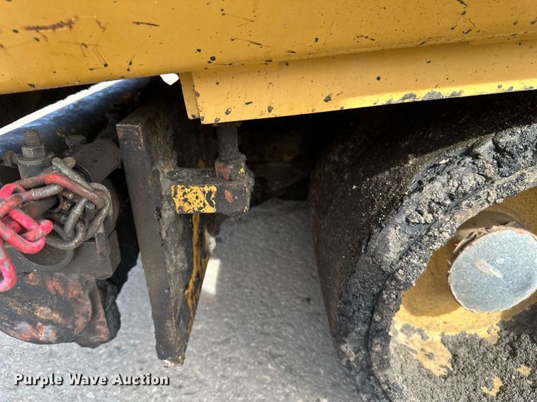 image for item DV0649 2010 Caterpillar AP1000D paver