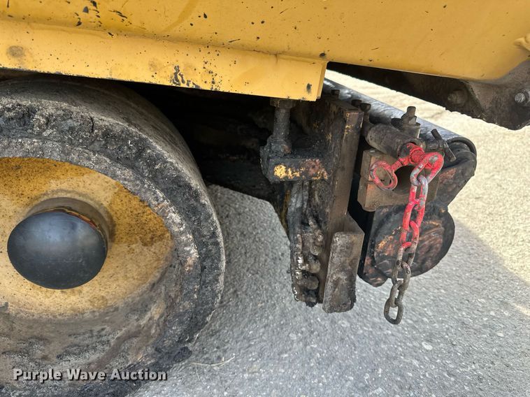 image for item DV0649 2010 Caterpillar AP1000D paver