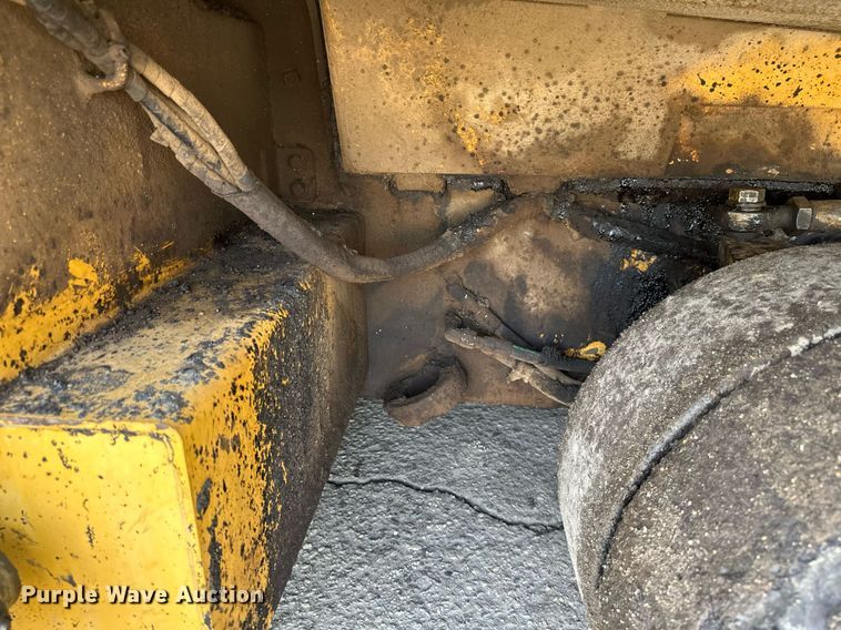 image for item DV0649 2010 Caterpillar AP1000D paver