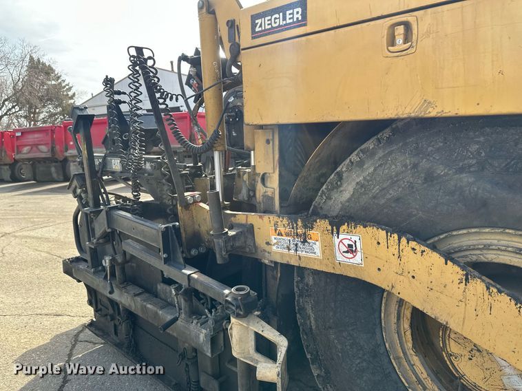 image for item DV0649 2010 Caterpillar AP1000D paver