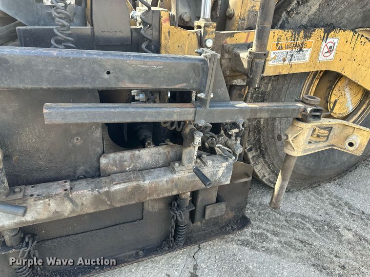 image for item DV0649 2010 Caterpillar AP1000D paver