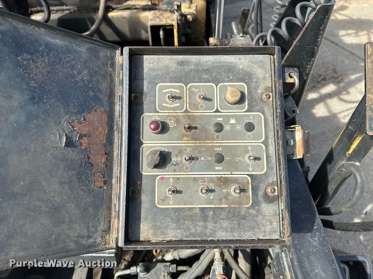 image for item DV0649 2010 Caterpillar AP1000D paver