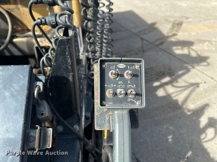 image for item DV0649 2010 Caterpillar AP1000D paver