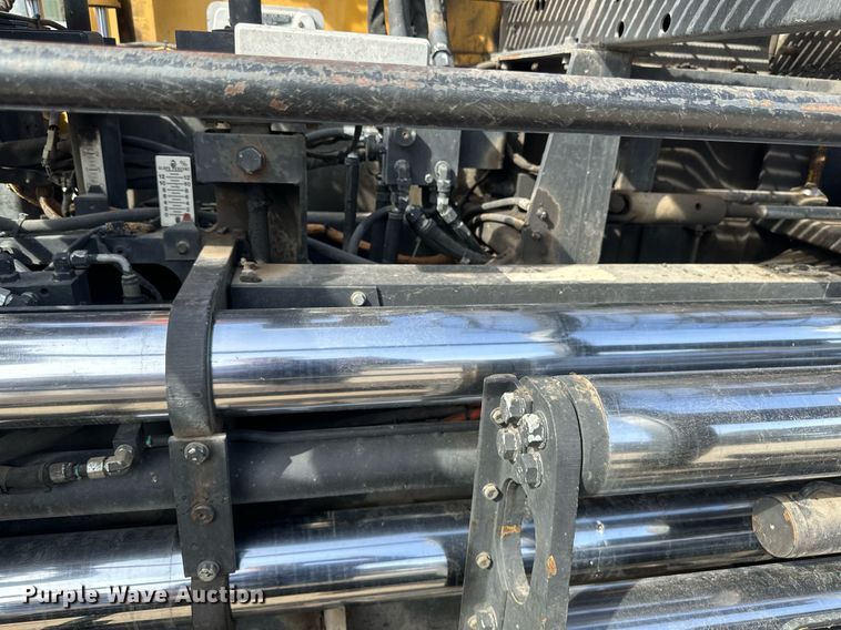 image for item DV0649 2010 Caterpillar AP1000D paver