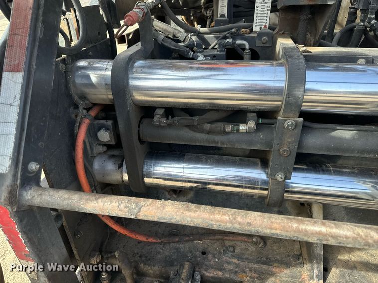 image for item DV0649 2010 Caterpillar AP1000D paver