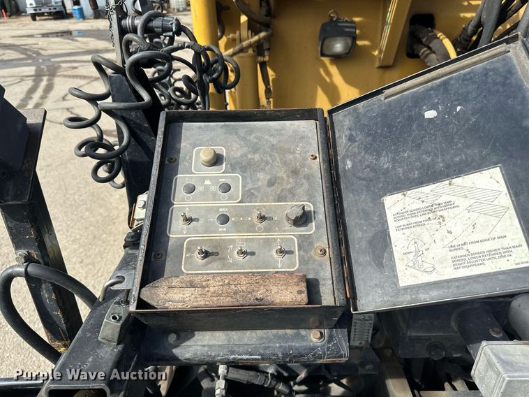 image for item DV0649 2010 Caterpillar AP1000D paver