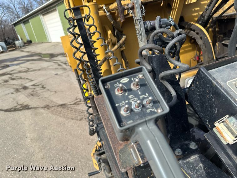 image for item DV0649 2010 Caterpillar AP1000D paver